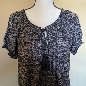 Isabella Rodriguez Gray, Light Brown, Black Leopard Print Loose Top   Sz L  EUC